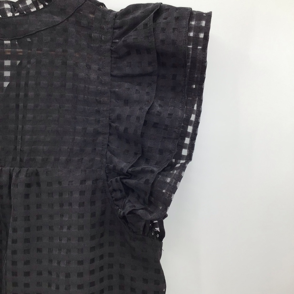 Entro Black Textured Blouse with Ruffled Sleeves - Picture 4 of 10